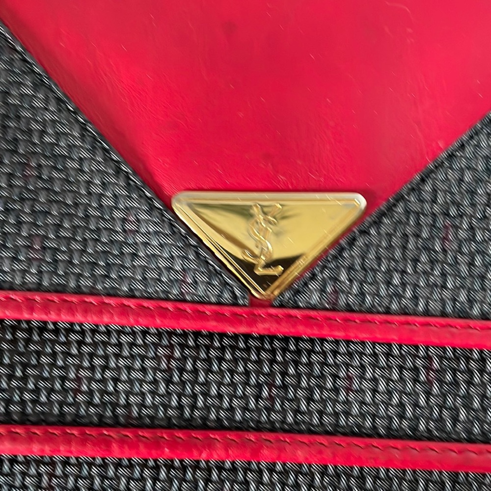 🔥🔥SALE🔥🔥Authentic Yves Saint Laurent Cassandra Crossbody/ Bag - Picture 6 of 17